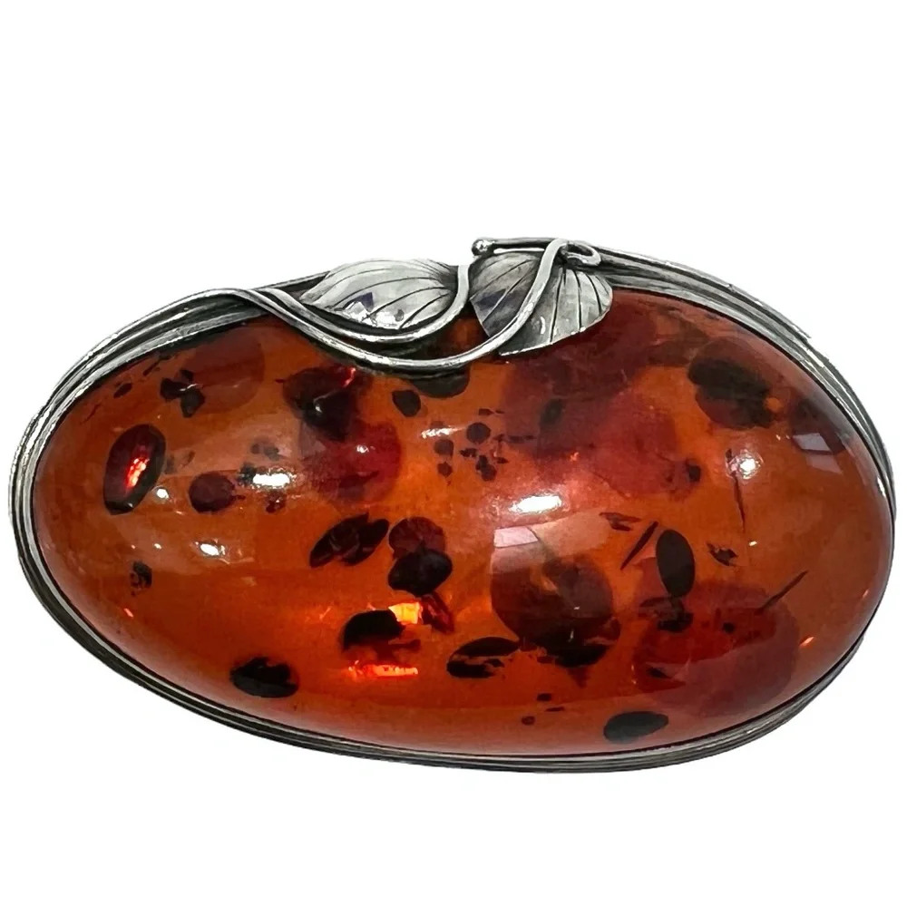 VINTAGE CABOCHON BALTIC AMBER & STERLING SILVER BEZEL & LEAVES BROOCH
